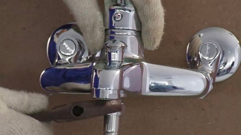 How to fix a leaking shower valve