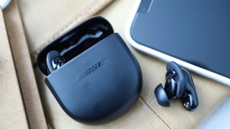 Bose QuietComfort Earbuds 2 là sản phẩm mới nhất của Bose trong dòng tai nghe không dây thực sự, được thiết kế để cung cấp chất lượng âm thanh tối ưu.