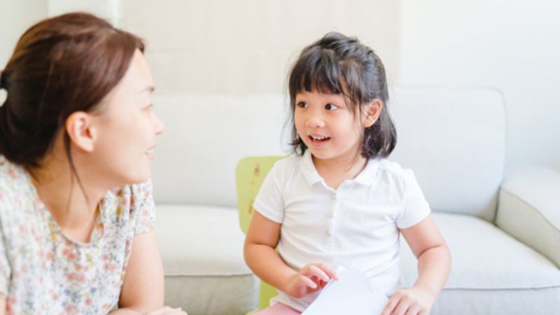 Trẻ lanh lợi, háo hức trò chuyện hơn, bố mẹ tự tin hơn