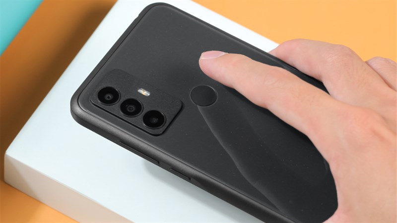 Điện thoại TCL giá siêu rẻ, đang giảm đến 1.2 triệu kèm trả góp 0%