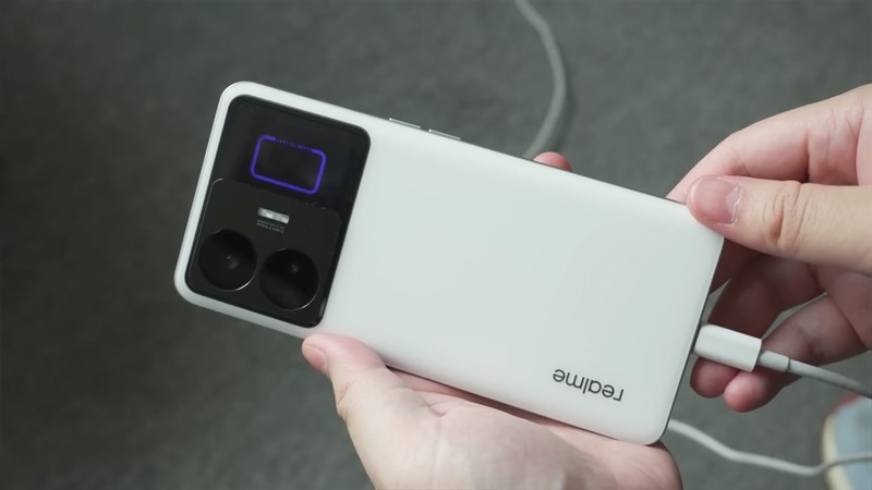 realme GT Neo7 sẽ cung cấp dung lượng RAM tối đa 16 GB, bộ trớ trong tối đa 512 GB