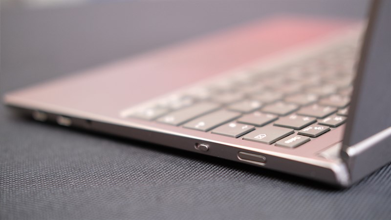 Phần công tắc được dùng để cuộn/duỗi màn hình trên Lenovo Rollable Concept Phần công tắc được dùng để cuộn/duỗi màn hình trên Lenovo Rollable Concept