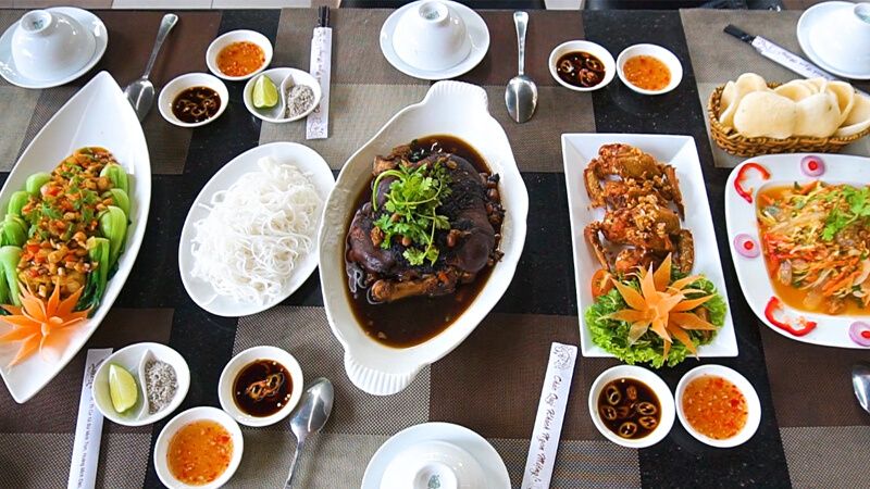 Nhà hàng Hương Huyền