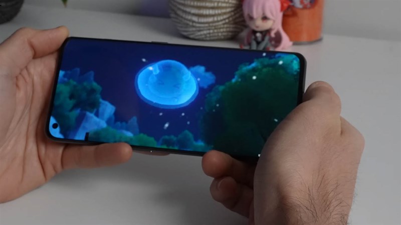 [MWC2023] Trên tay OnePlus 11 Concept: Điện thoại đầu tiên có tản nhiệt lỏng giống PC