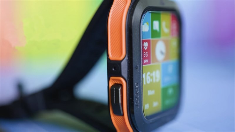  Nhìn sang cạnh trái thì bạn sẽ bắt gặp phím bật chế độ tập luyện.