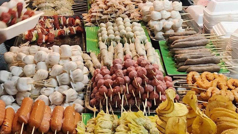 Food tour phố đi bộ Hà Nội