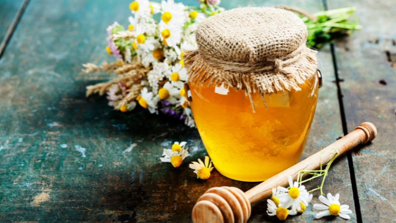 Cách ngâm hoa đu đủ đực với mật ong như thế nào