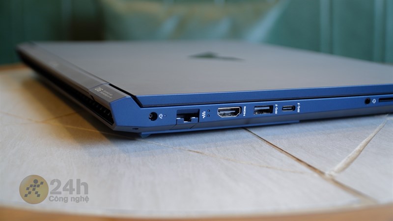 HP VICTUS 16 E1102AX