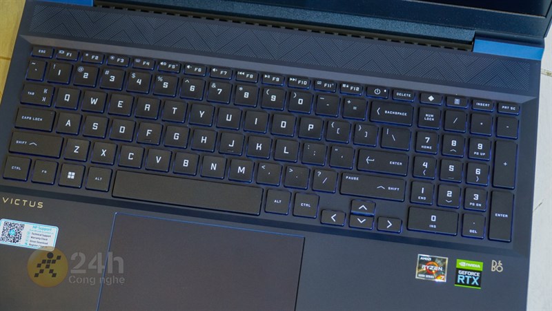 HP VICTUS 16 E1102AX sở hữu bàn phím full size