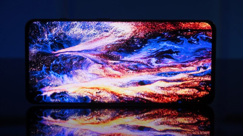 OnePlus Ace 2 được trang bị màn hình lớn với những thông số hiển thị ấn tượng