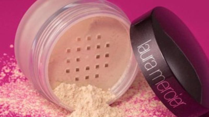 Ưu điểm, nhược điểm của phấn phủ Laura Mercier Loose Setting Powder