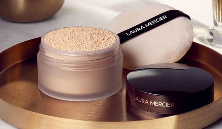Phấn phủ Laura Mercier của nước nào? Dùng có tốt không?