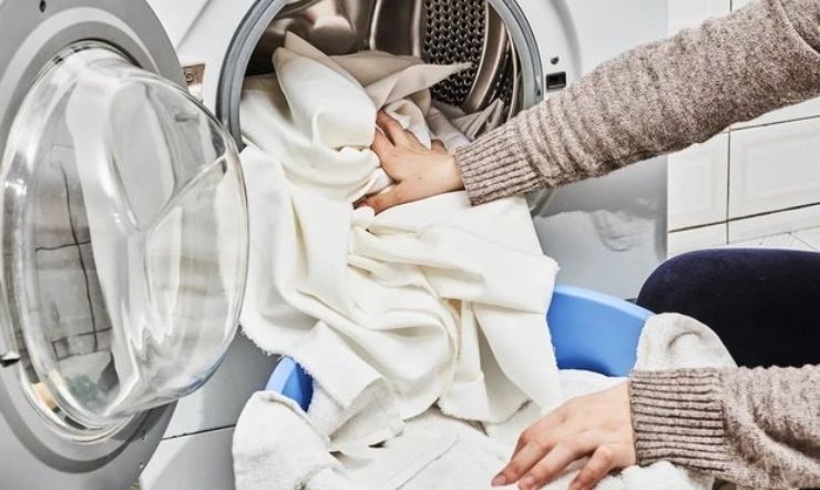4 sai lầm thường gặp của chị em khi giặt, bảo quản ga giường
