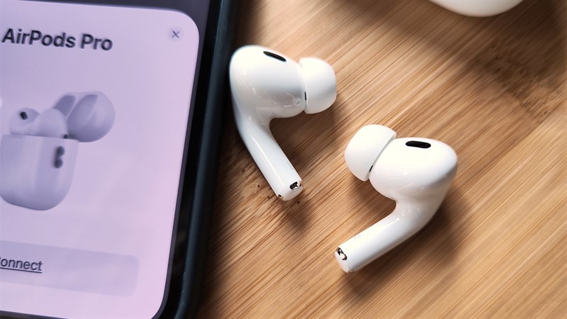 Mừng ngày Quốc tế Phụ nữ, AirPods giảm sốc