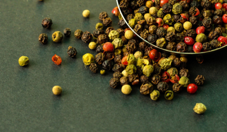 Giá tiêu hôm nay 6/3/2023: Bất ngờ tăng mạnh 2.000 đồng/kg