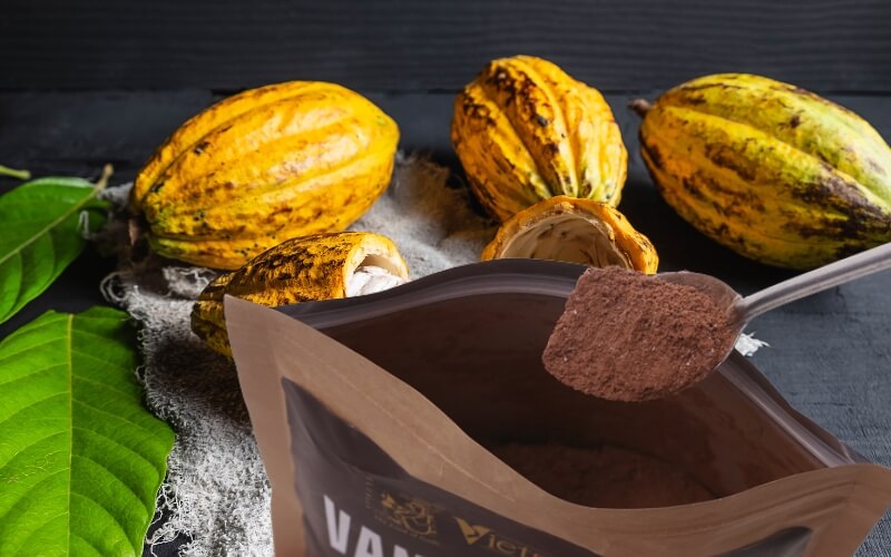 Sản phẩm có thành phần đến từ cacao nguyên chất, cùng với sữa tươi thơm ngon hoà quyện lại tạo ra một hương vị vô cùng cuốn hút, dễ uống.