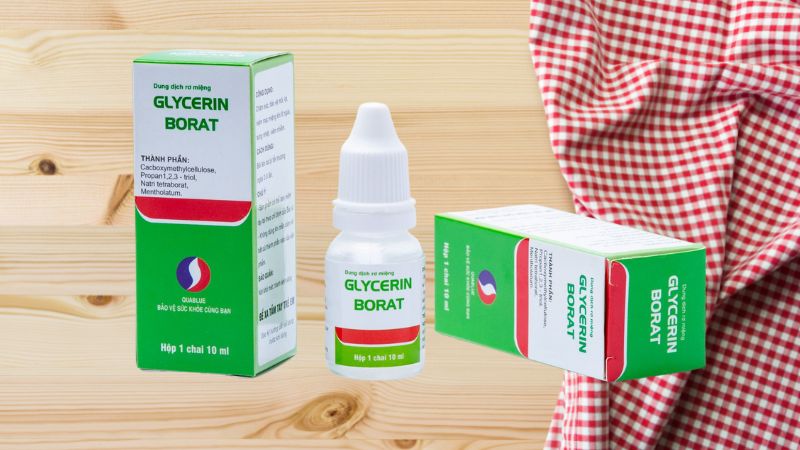 Cách sử dụng dung dịch glycerin borat làm sạch họng cho trẻ bị tay chân miệng