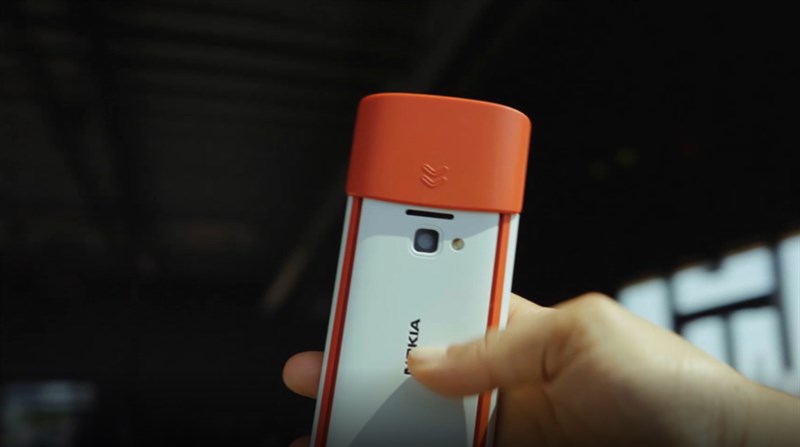 Bất ngờ 'cục gạch' giá cao hơn smartphone, TCL 305 và Nokia 5710 điện thoại nào đáng mua?