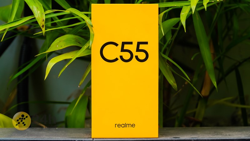 Hộp đựng realme C55 được thiết kế cực kỳ quen thuộc với màu vàng đặc trưng Hộp đựng realme C55 được thiết kế cực kỳ quen thuộc với màu vàng đặc trưng