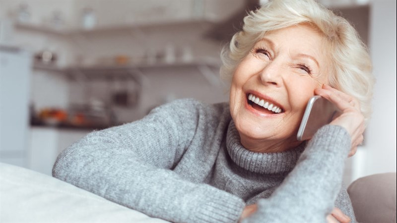 Tất tần tật những điều bạn cần biết khi chọn mua điện thoại cho các bà, các mẹ