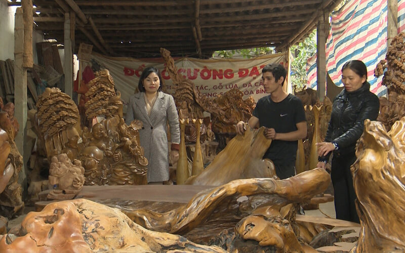 Làng nghề gỗ lũa ở Lâm Sơn