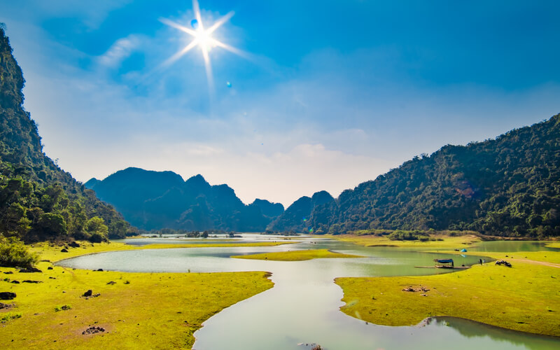 Thảo Nguyên Xanh Miền Đồi là một địa điểm du lịch nằm tại xã Miền Đồi