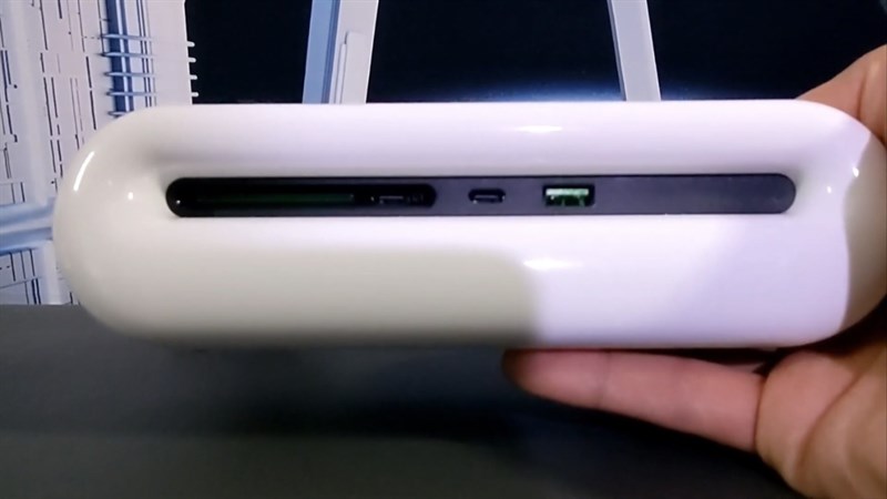 Mặt trước của TORRAS Power Cloud.