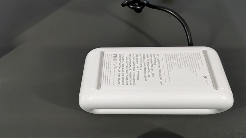 Mặt dưới của TORRAS Power Cloud.