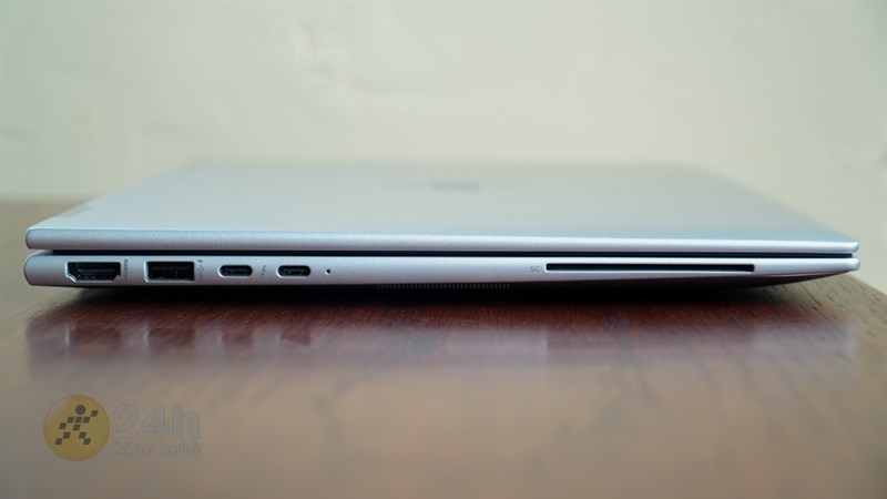 Cạnh trái của Elitebook X360 1040 G9 Cạnh trái của Elitebook X360 1040 G9