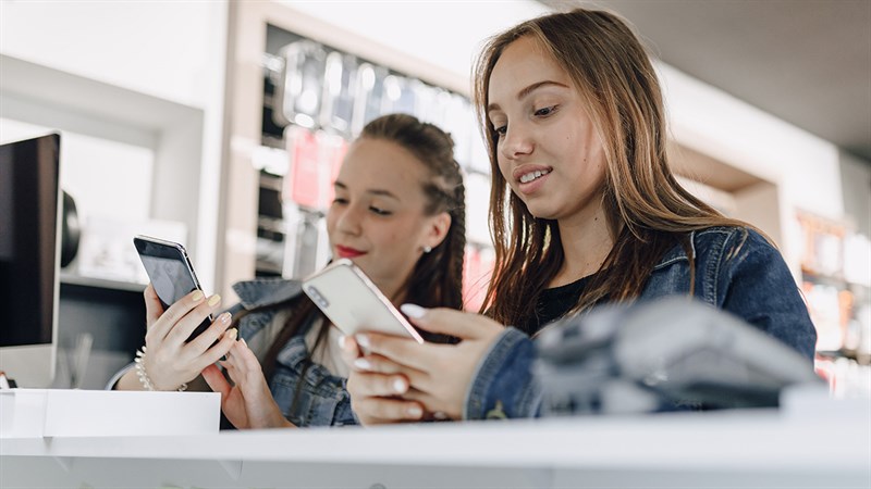 Các kiểu chọn smartphone thường thấy trong giới trẻ ngày nay, bạn thuộc kiểu nào?