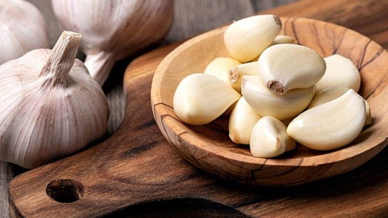 According to Oriental medicine, garlic has a hot nature, so it cannot be cooked with duck meat which has a cool nature