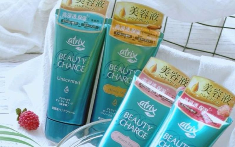 Sản phẩm kem da tay Collagen Atrix Beauty Charge Kao