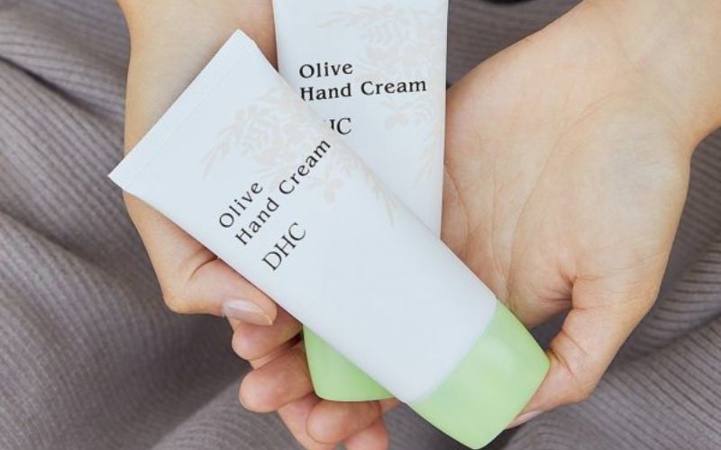 Sản phẩm kem dưỡng chống lão hóa da DHC Olive Hand Cream
