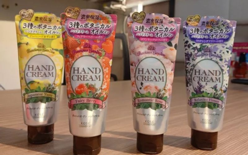 Sản phẩm kem dưỡng da tay Nhật Kose Hand Cream Precious Garden