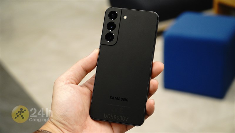 Xao xuyến với loạt điện thoại đen cực ngầu giá mềm, chỉ từ 3.19 triệu