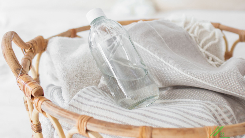 Soak clothes in white vinegar before washing