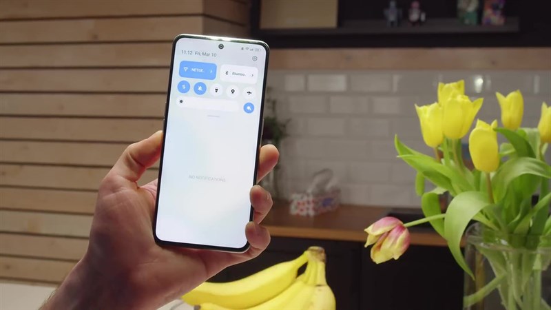 Theo các bài kiểm tra độ sáng của GSMArena, màn hình trên realme GT3 cho chất lượng rất tốt.