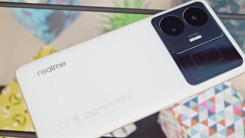 Thiết kế tổng thể là một điểm khác biệt lớn của realme GT3 so với dòng máy GT trước đây.