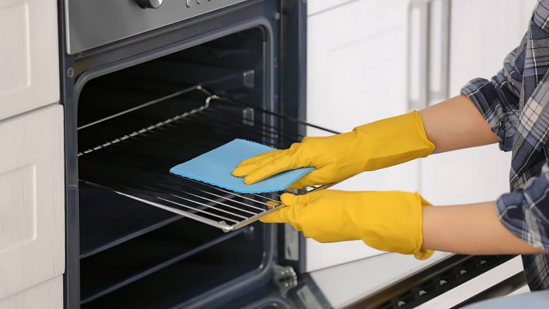 The manual oven cleaning process usually takes 45 - 60 minutes