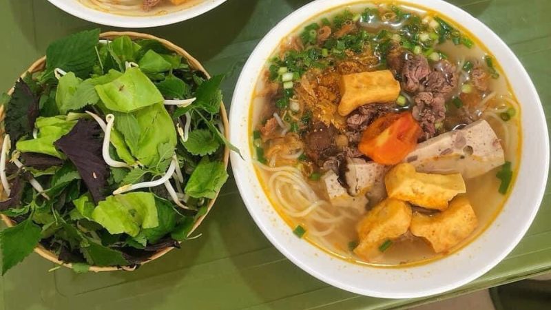 Bún riêu Long Biên