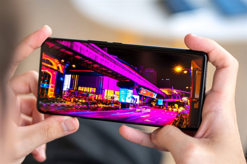 Xiaomi 14 Ultra còn có thể mang đến chất lượng hiển thị tuyệt vời với tấm nền LTPO 2 AMOLED và độ phân giải 2K sắc nét