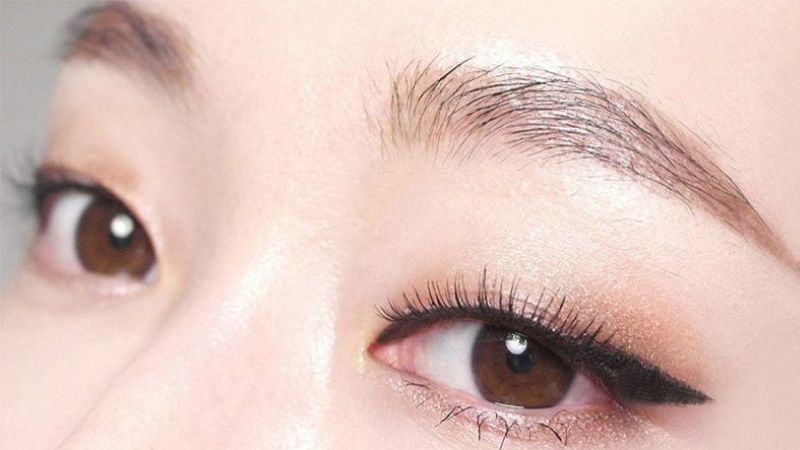 Lưu ý khi kẻ eyeliner cho mắt mí lót