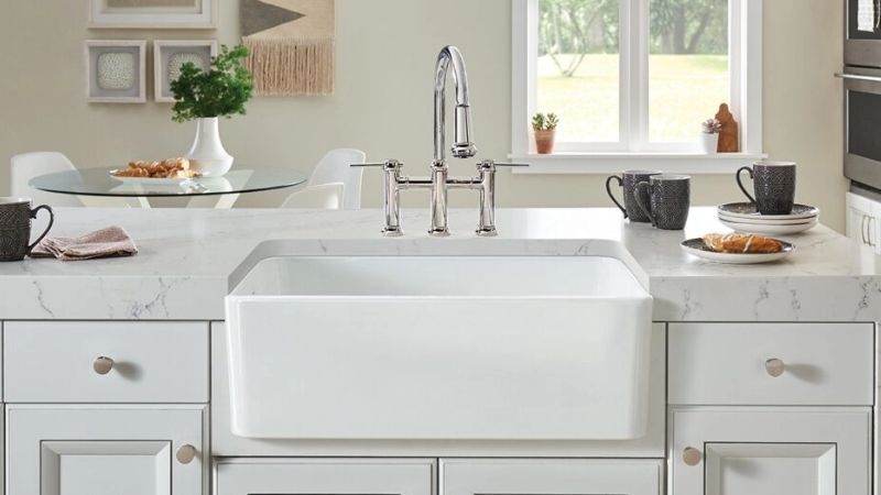 Cleaning ceramic dishwashing sink