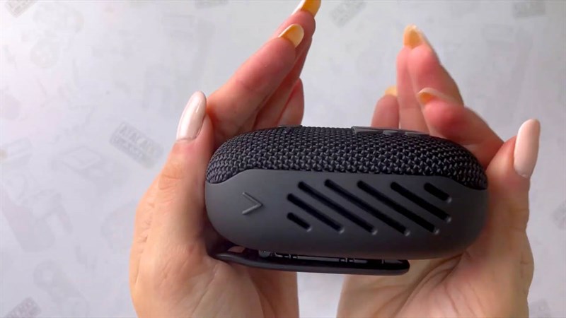 Trên tay loa JBL Wind 3S