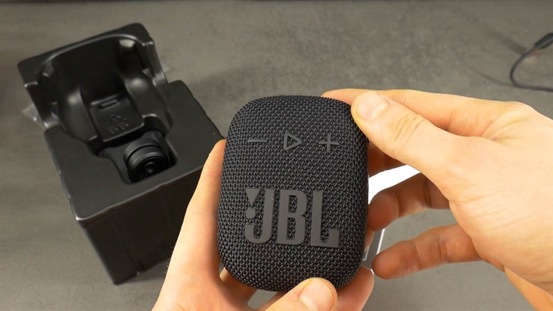 Trên tay loa JBL Wind 3S