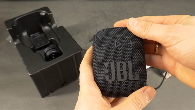 Trên tay loa JBL Wind 3S