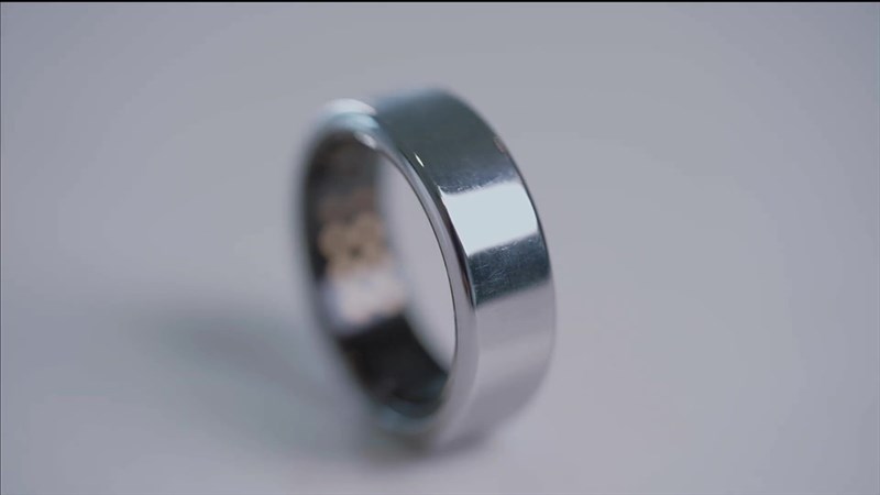 Oura Ring 3 được bán ra với mức giá khởi điểm là 299 USD (khoảng 7.1 triệu) cho phiên bản mặt vuông.