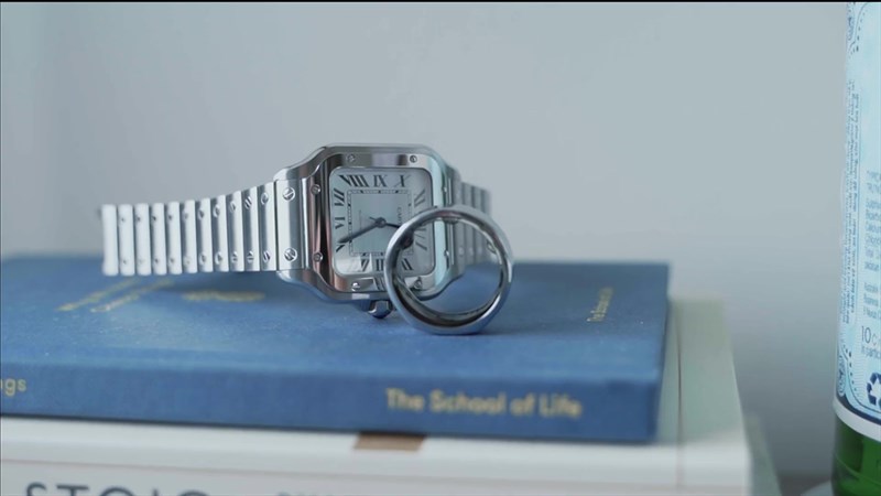 Bạn cũng có thể dùng Oura Ring 3 đơn giản như một món phụ kiện.