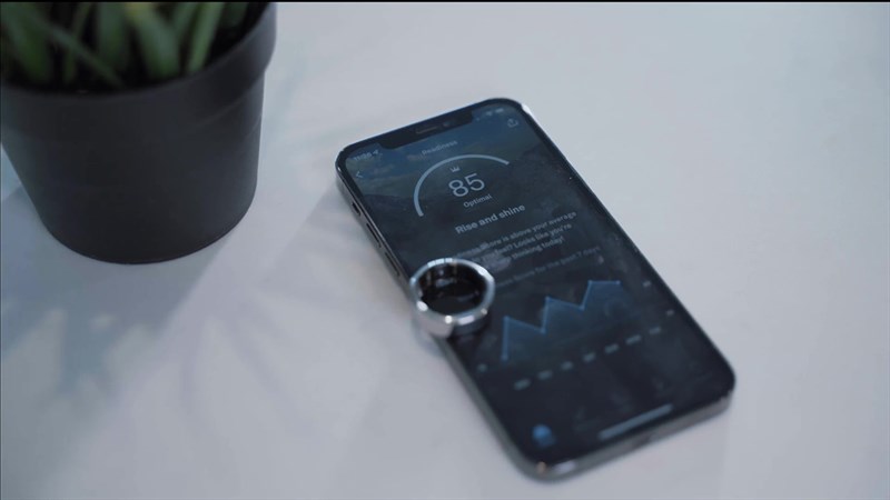 Oura Ring 3 có thể kết nối với điện thoại iOS hoặc Android.