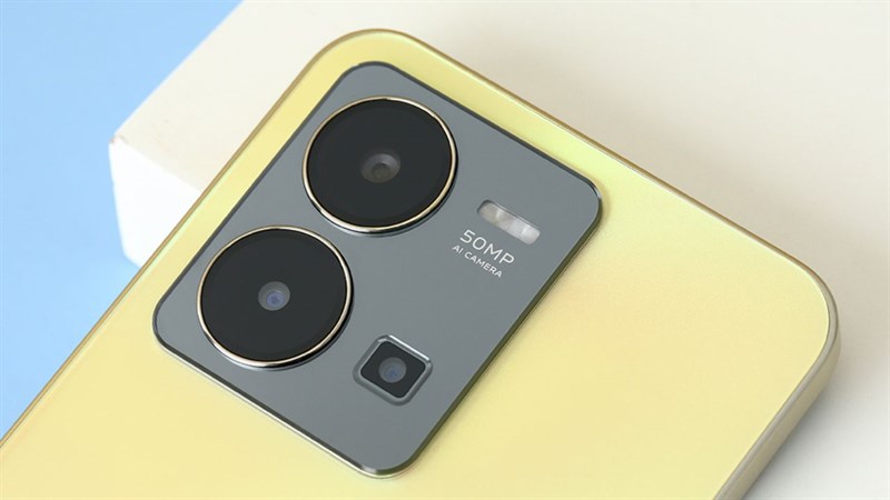 Giá cả các sản phẩm chênh lệch nhau là do camera